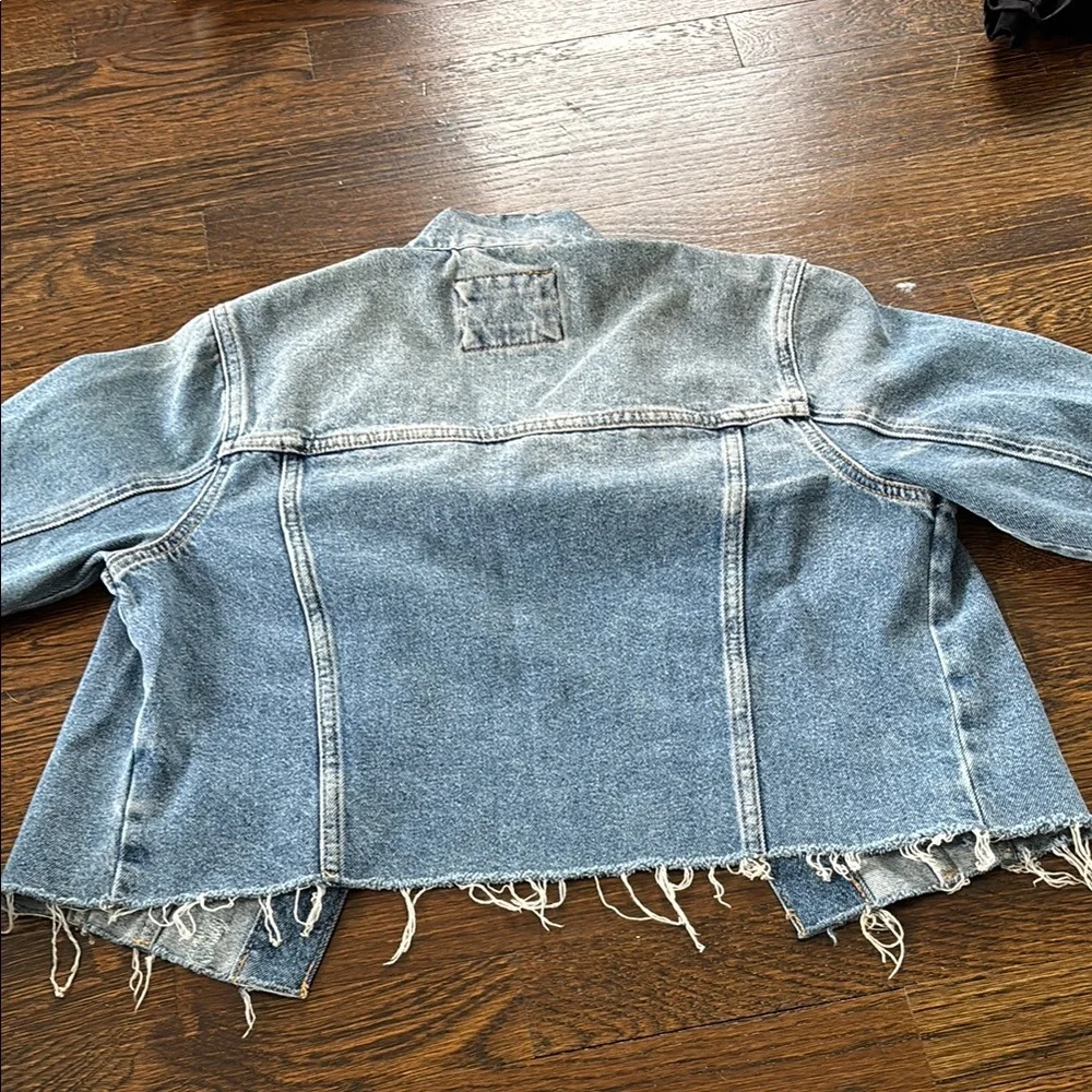 Distressed Cropped Denim Jacket - Picture 6 of 6